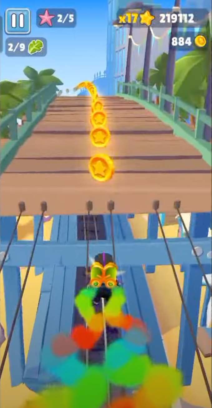 The difference between the MOD version and the original version of the game Subway Surfers